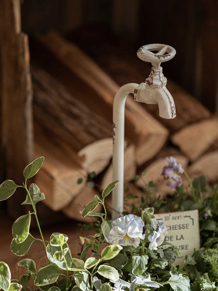 Faucet Retro Distressed Creative Metal Pots